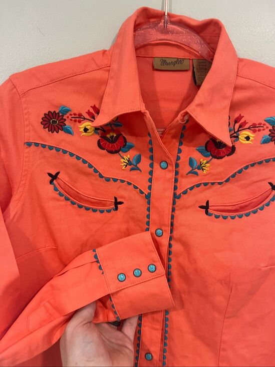 Wrangler Tops - Women's Wrangler Coral Pearl Snap Embroidered Western Shirt Small Turquoise